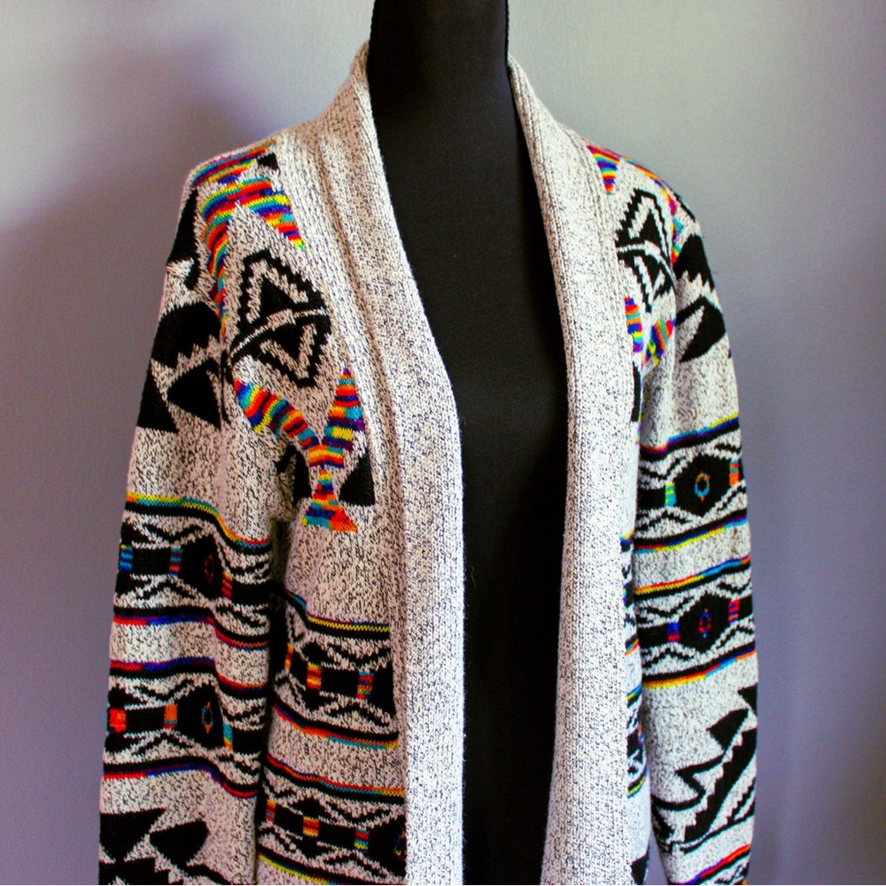 Colorful Patterned Cardigan - Picture 2 of 8